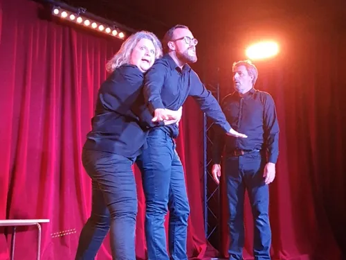 En vidéo : « Crazy », le spectacle d’improvisation déjanté de Ma...